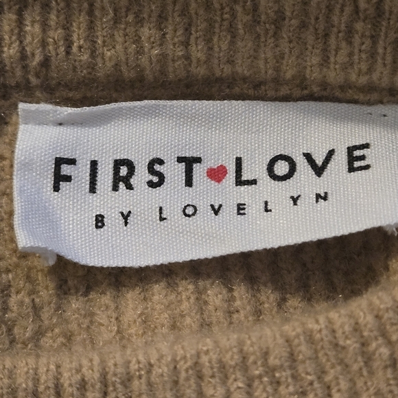 First Love by Lovelyn Tan Crew Neck Sweater Women’s Large Soft Knit Long Sleeve - Picture 6 of 10